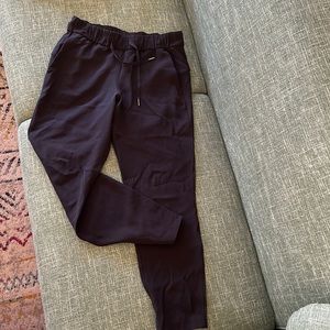 lululemon on the fly WOVEN pant